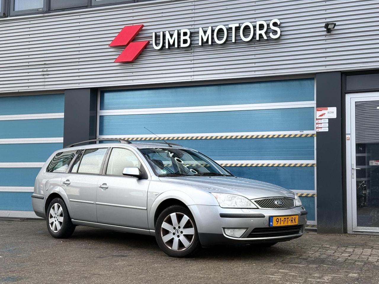 Ford Mondeo Wagon - 1.8-16V Futura ORG NL | Nette staat - AutoWereld.nl