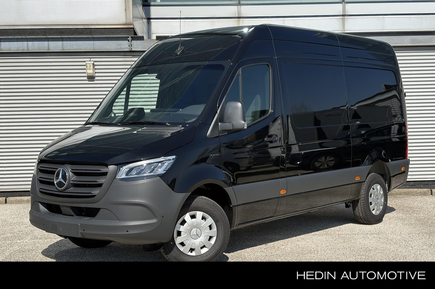 Mercedes-Benz eSprinter - 320 L2/H2 Pro 81kWh | Winterpakket | High-performance LED-koplampen | Trekhaak | Parkeerpa - AutoWereld.nl