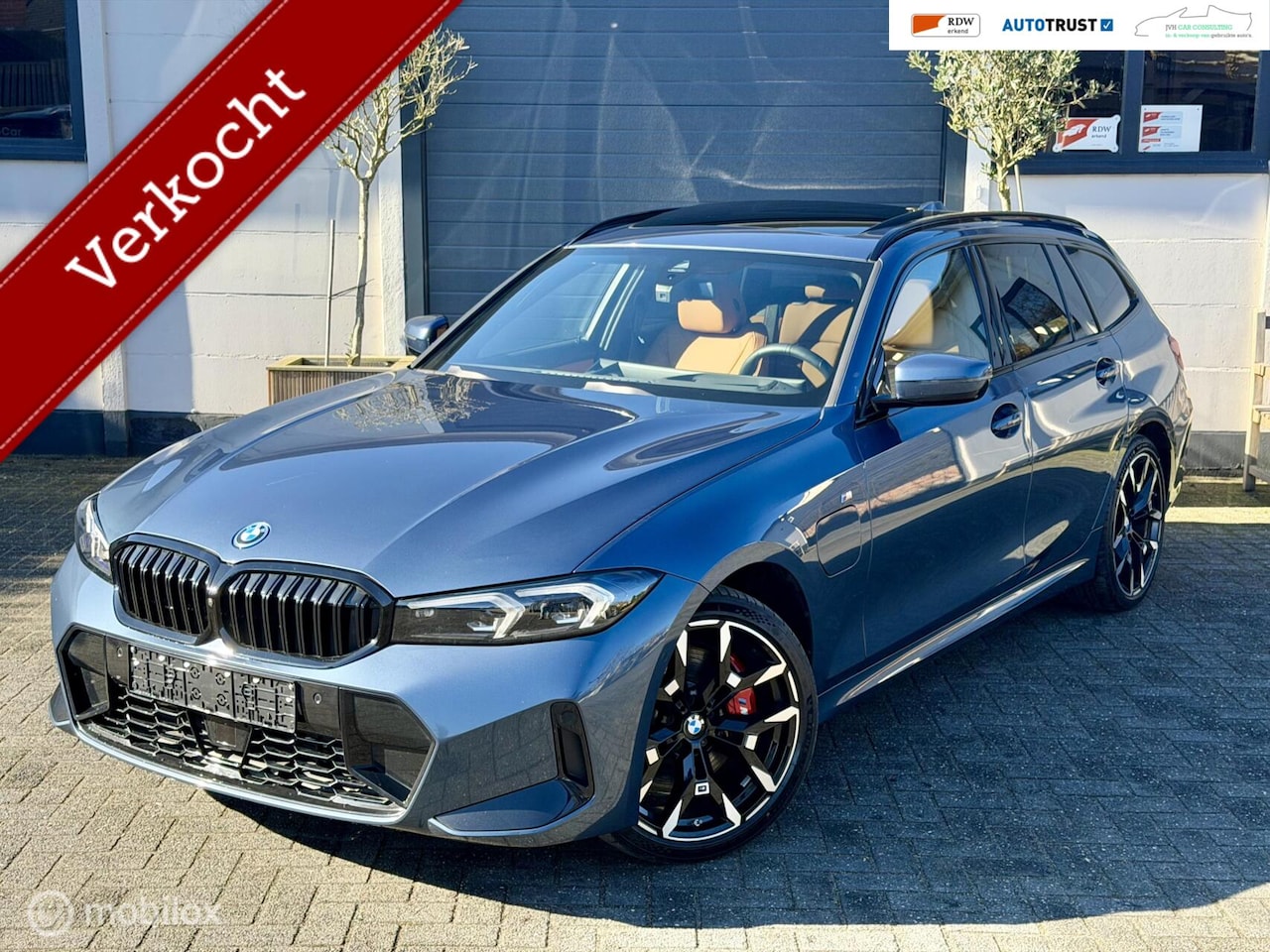 BMW 3-serie Touring - 330e M Sport Edition|RIJKLAAR|PANO|LEER! - AutoWereld.nl