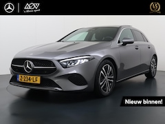 Mercedes-Benz A-klasse - 180 Luxury Line Star Edition | Panorama - Schuifdak | Stoelverwarming Voor | DAB+ Radio |