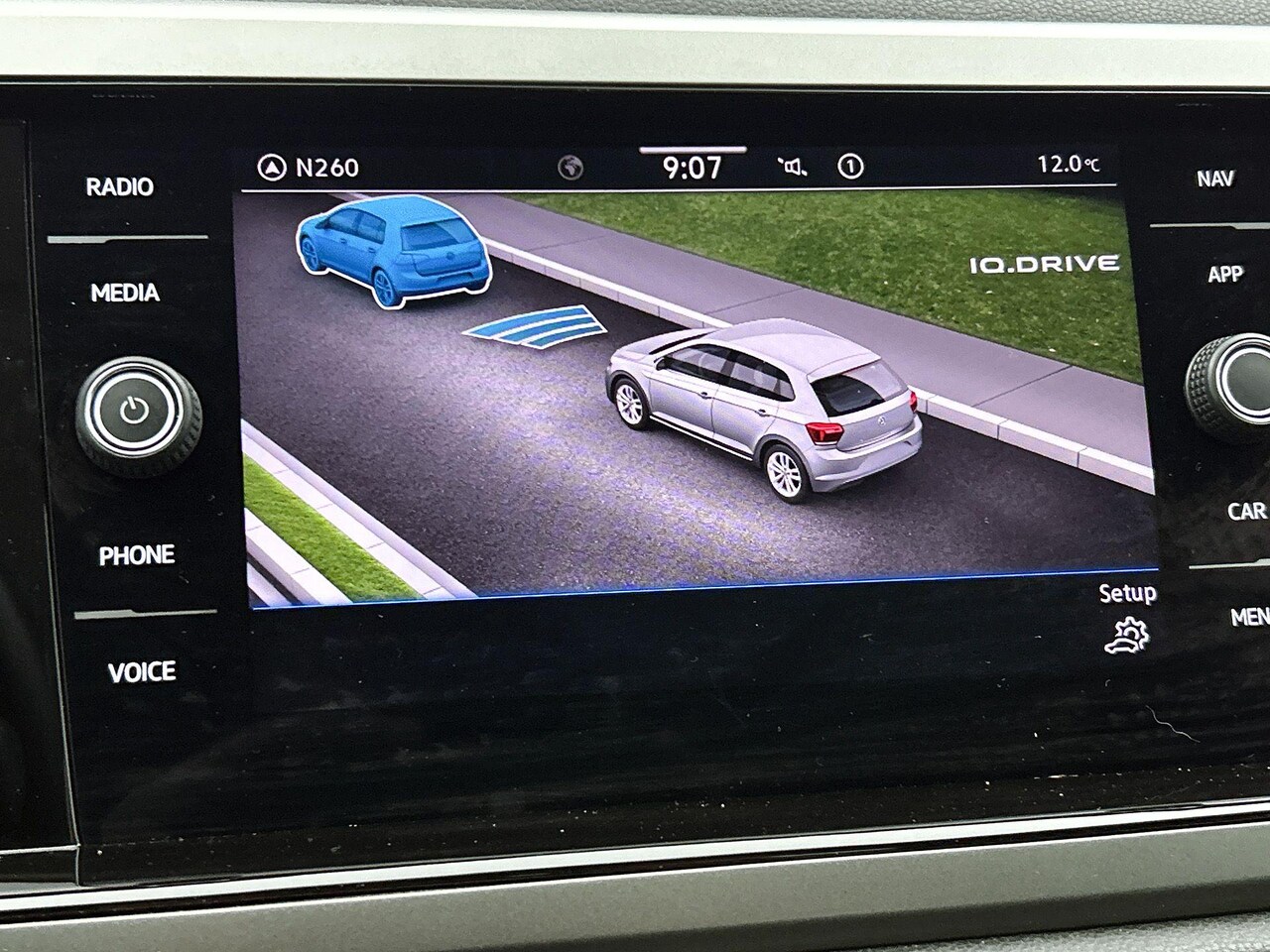 Volkswagen Polo - Comfortline | 95 PK | Automaat | Airco | Navigatie | All Season Banden | Parkeersensoren | - AutoWereld.nl