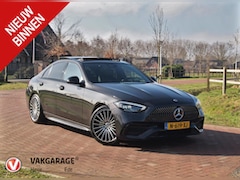 Mercedes-Benz C-klasse - 180 AMG Line | AMG-Pakket | Panoramadak | Camera | Sfeerverlichting | Burmester | NL-Auto