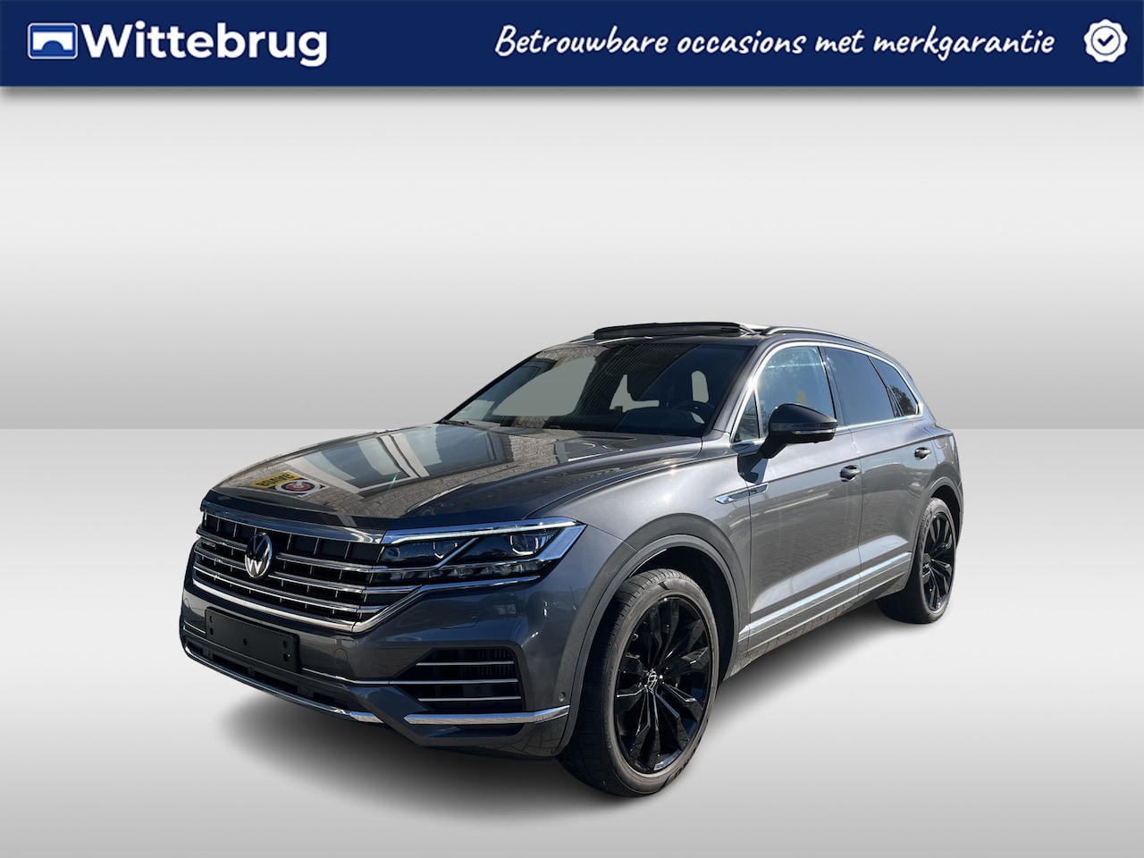 Volkswagen Touareg - 3.0 TSi eHybrid 4MOTION Elegance / AUTOMAAT/ 381PK/ PANODAK/ TREKHAAK/ LUCHTVERING/ LEDER/ - AutoWereld.nl