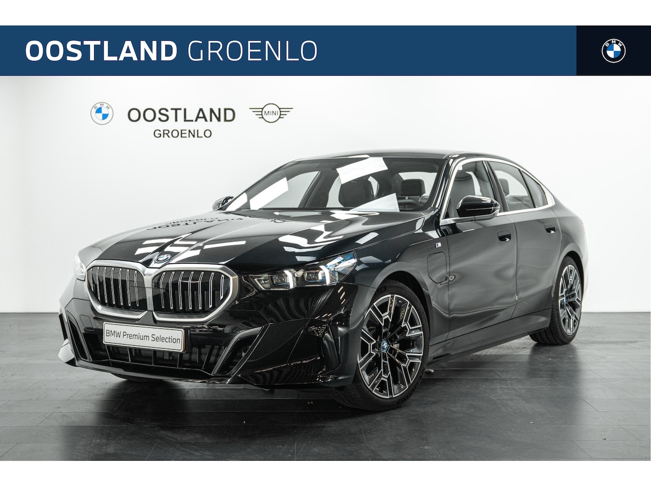 BMW 5-serie - 530e M Sport Automaat / Panoramadak / Driving Assistant Professional / Comfort Access /  A - AutoWereld.nl