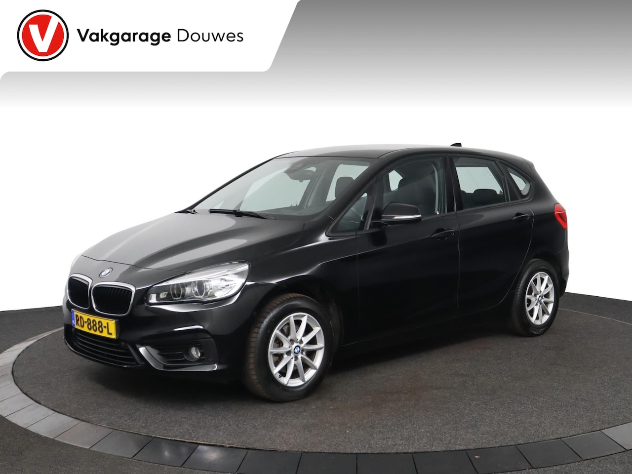 BMW 2-serie Active Tourer - 218i Corporate Executive | NAP | Automaat | Navi | Stoelverwarming - AutoWereld.nl