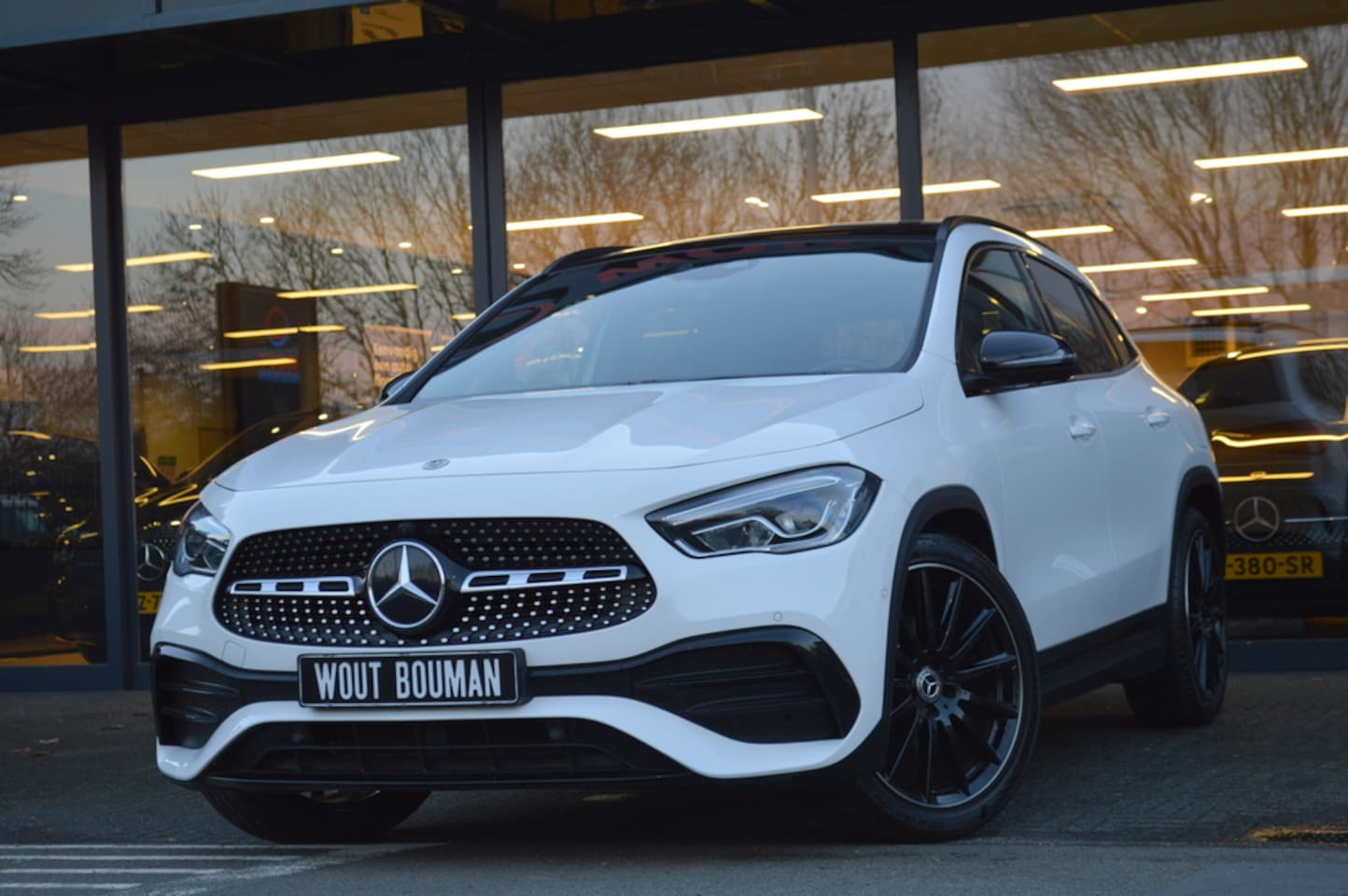 Mercedes-Benz GLA-Klasse - 200 AMG Led Panorama Widescreen Sfeer Camera 360 Night Augmented Pdc - AutoWereld.nl