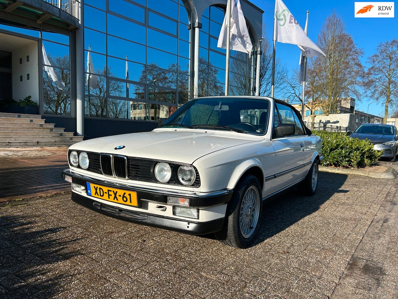 BMW 3-serie Cabrio - 325i handgeschakeld incl hardtop zeer mooi - AutoWereld.nl