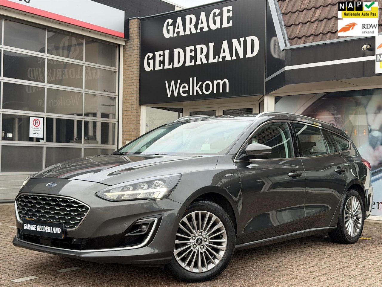 Ford Focus Wagon - 1.5 182PK Vignale | Volleder | Navi | Camera | Cruise | Climate | Apple/Android | Full-Opt - AutoWereld.nl