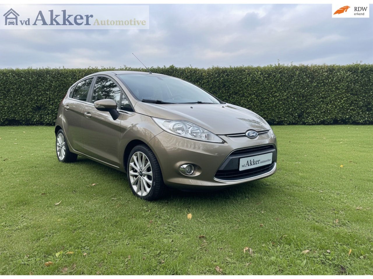 Ford Fiesta - 1.25 Trend I Nwe APK I Trekhaak I Stoel vw I Voorruit vw I ACC I Zeer netjes! - AutoWereld.nl