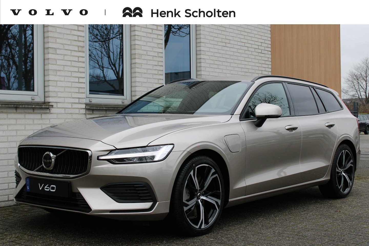 Volvo V60 - 2.0 T6 Plug-in hybrid AWD Essential | Bright dusk metallic | Lederen bekleding | Extra get - AutoWereld.nl