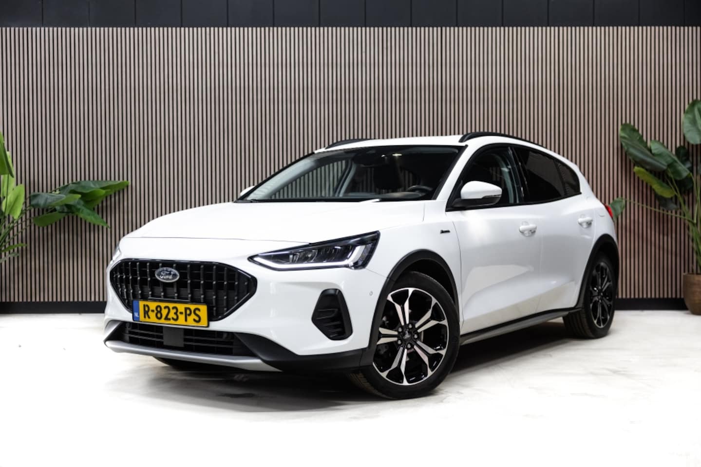 Ford Focus - 1.0 EBH Active X | Comf stoelen | Park Sens V - A - AutoWereld.nl