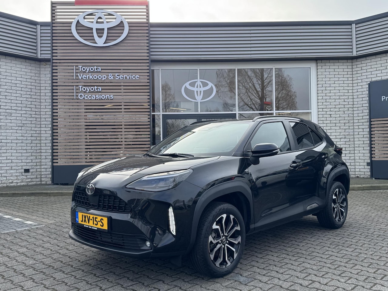 Toyota Yaris Cross - HYBRID 130 EXECUTIVE PARK-SENSOREN BLIND-SPOT APPLE/ANDROID STOEL/STUURVERW 18"LM-VELGEN E - AutoWereld.nl