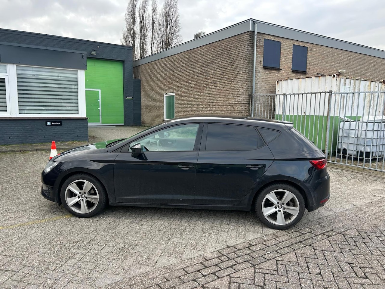 SEAT Leon - 2.0 TDI FR Automaat Navi 5drs. Clima - AutoWereld.nl
