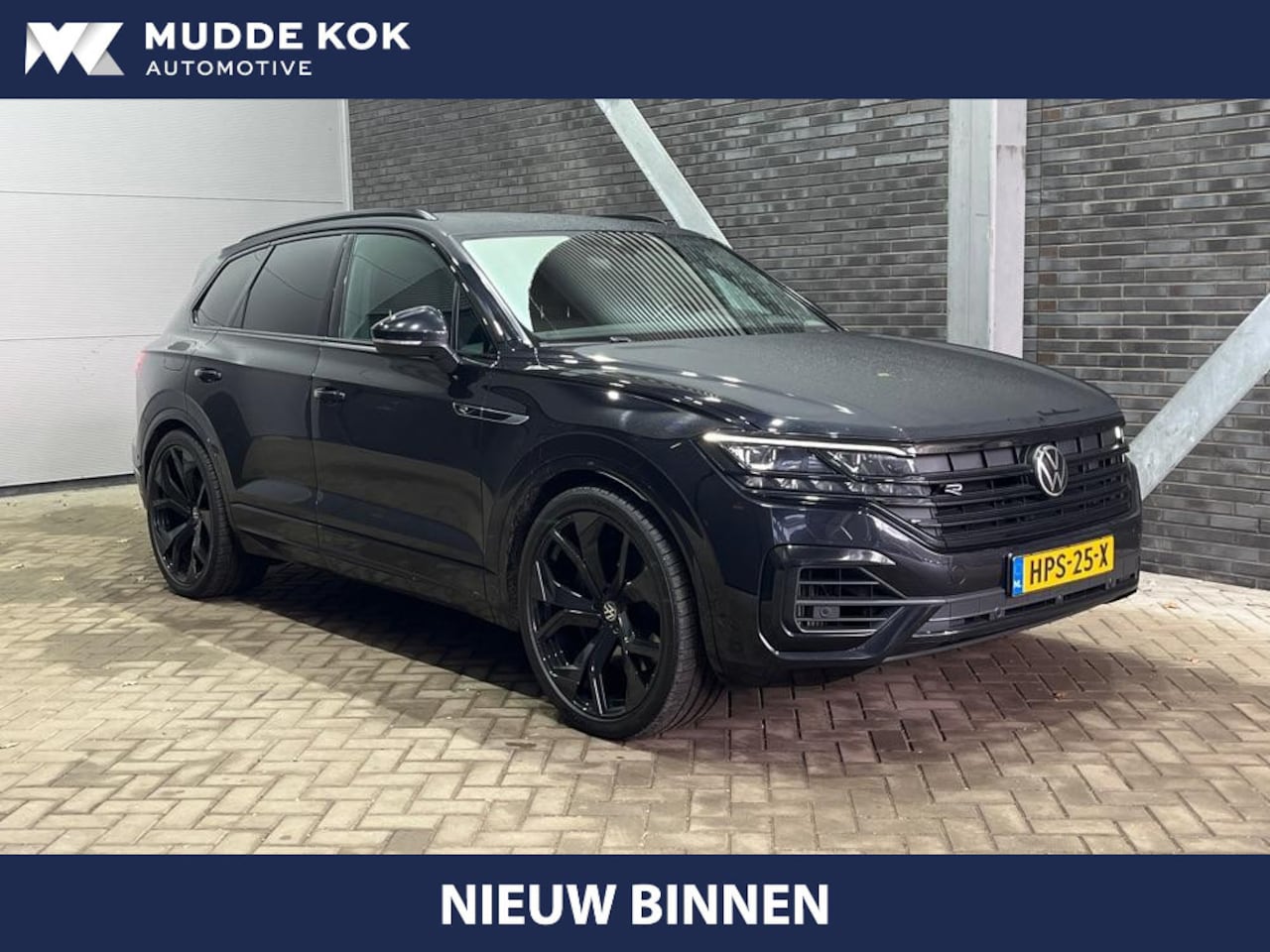 Volkswagen Touareg - 3.0 TSi 4MOTION R | Luchtvering | Trekhaak | Head-Up | 360° Camera | 23 Inch | Panoramadak - AutoWereld.nl