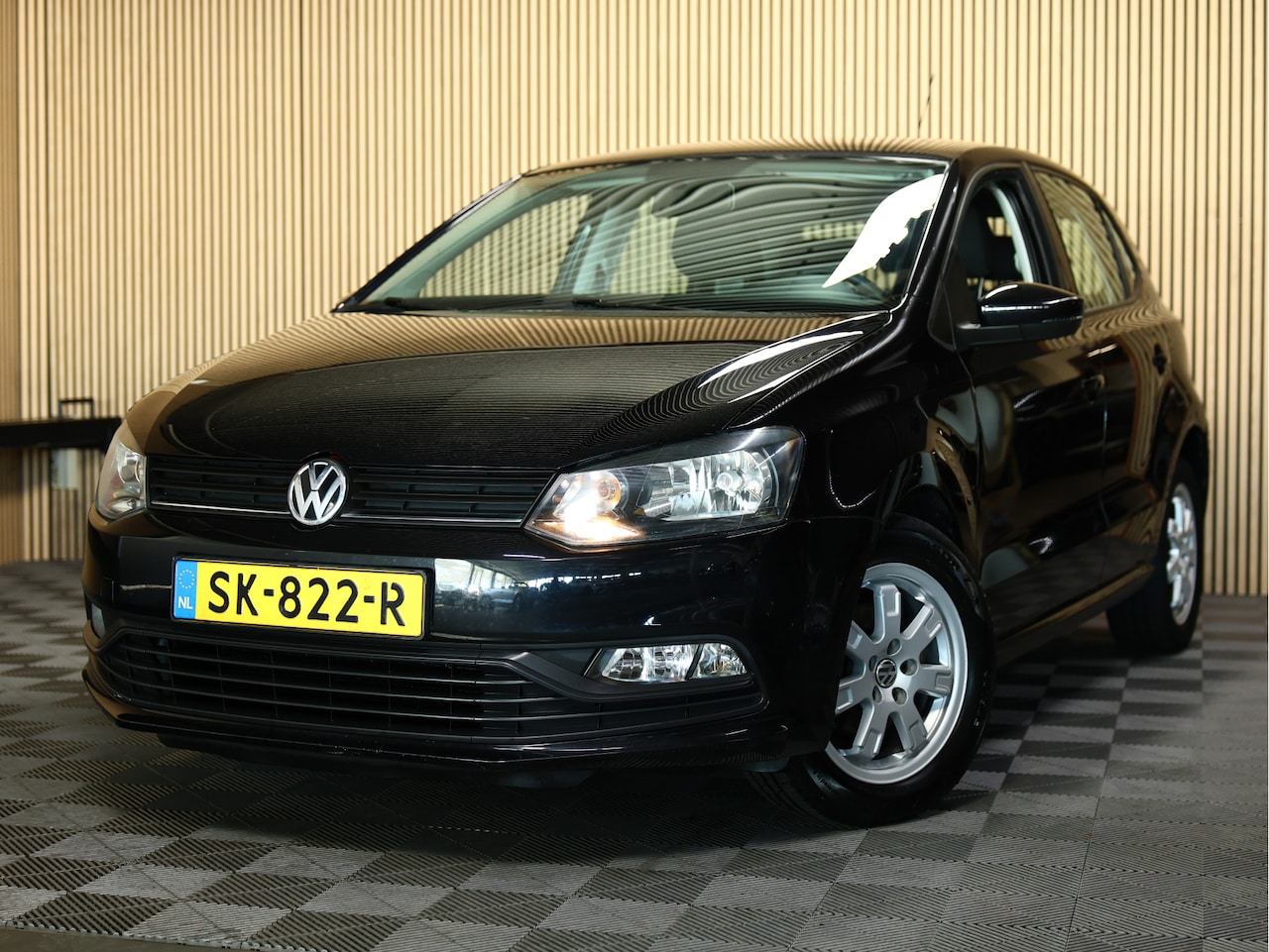Volkswagen Polo - 1.0 Comfortline APK-3/2027 AIRCO FACELIFT '15 - AutoWereld.nl