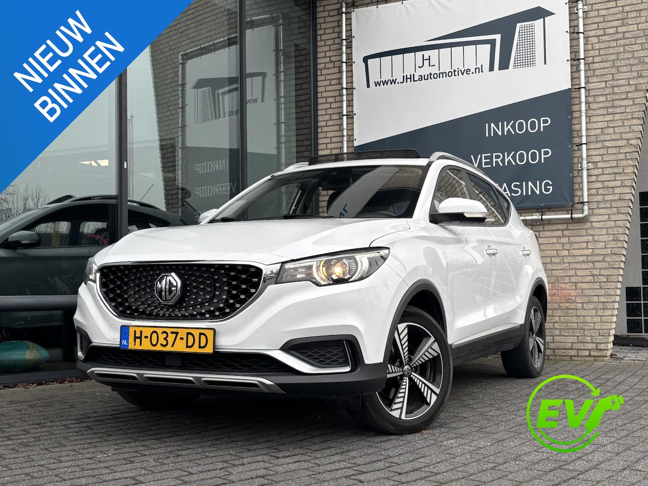 MG ZS - Luxury 45 kWh*PANO*ECC*CAMERA*ACC*CARPLAY* - AutoWereld.nl