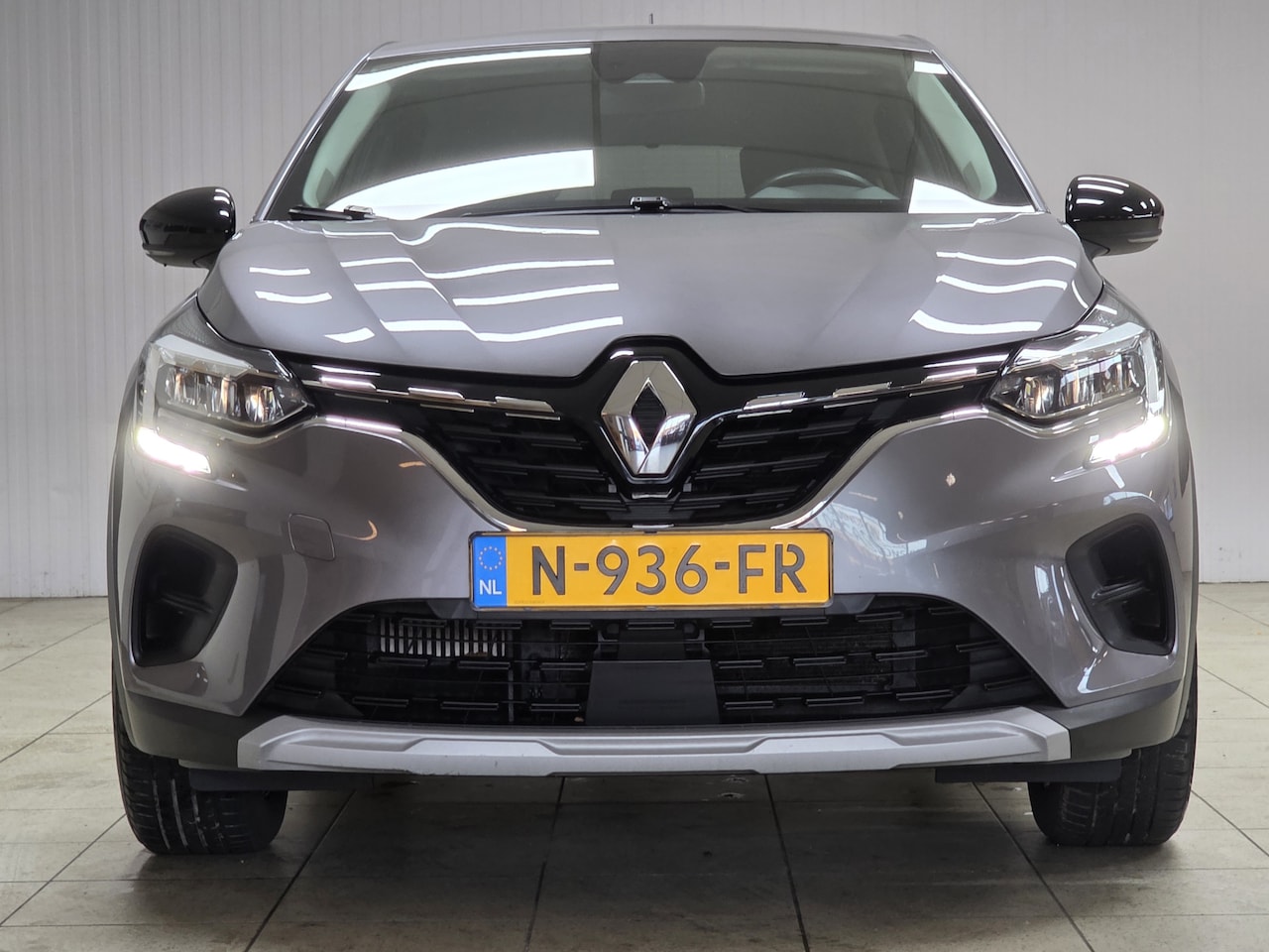 Renault Captur - 1.0 TCe 100 Intens/ Trekhaak/ 17 '' LMV/ LED Koplampen/ Keyless/ Apple + Android/ DAB+/ Na - AutoWereld.nl