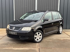 Volkswagen Touran - 1.6-16V FSI Business AUTOMAAT|Clima|Cruise|
