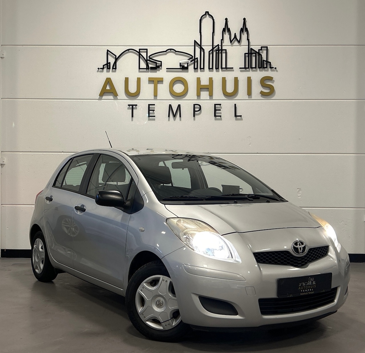 Toyota Yaris - 1.0 VVTi Acces Nap Airco 5Deurs Dealer onderhouden 1e Eigenaar Trekhaak Carplay - AutoWereld.nl