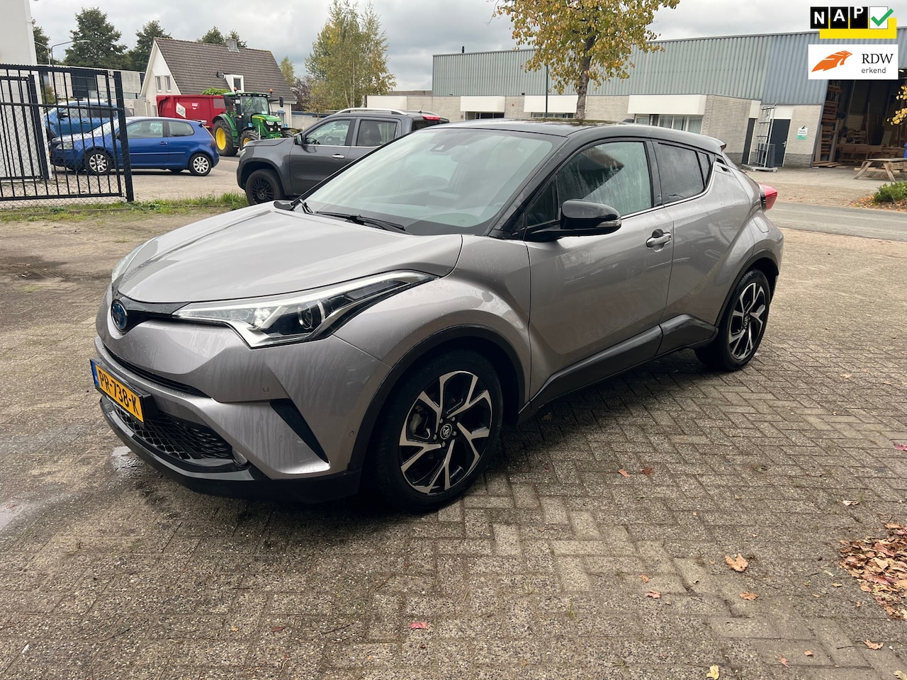 Toyota C-HR - 1.8 Hybrid Bi-Tone 1.8 Hybrid Bi-Tone - AutoWereld.nl