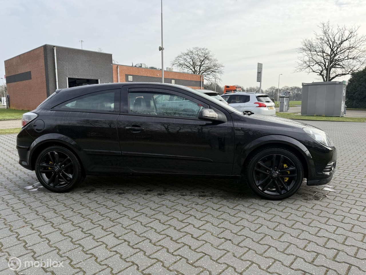 Opel Astra GTC - 2.0 T Cosmo 2.0 T Cosmo 200pk - AutoWereld.nl