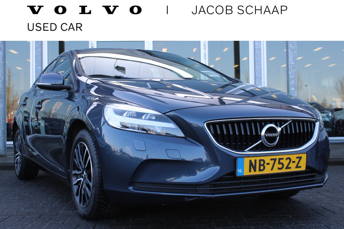 Volvo V40 - T2 Momentum | Org. NL | Verw. Voorstoelen | Parkeersensoren achter |  | Cruise Control | - AutoWereld.nl