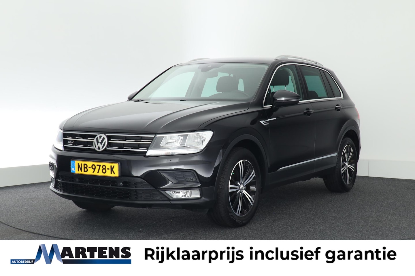 Volkswagen Tiguan - 1.4 TSI 150pk Connected Series Trekhaak Navigatie Stoelverwarming - AutoWereld.nl