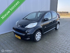 Peugeot 107 - 1.0-12V Millesim 200