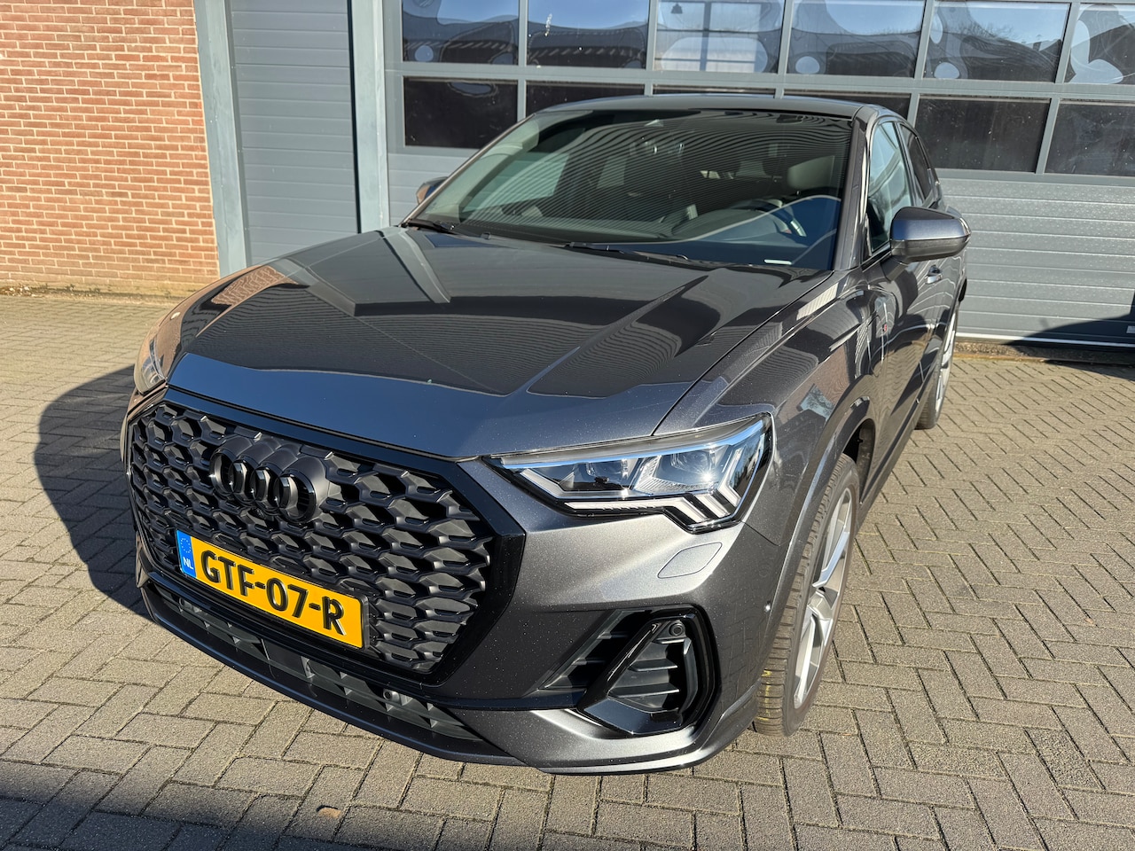 Audi Q3 Sportback - 45 TFSI e S Edition 3xS-LINE/PANO/BLACK PAKKET/360 CAMERA/ELEC TREKHAAK/20 INCH/VOLL - AutoWereld.nl