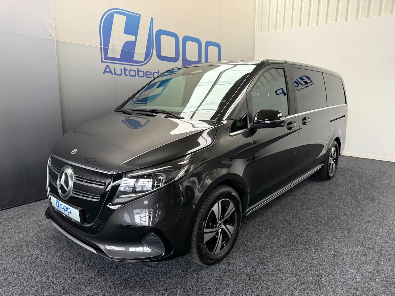Mercedes-Benz EQV - 300 L2 - 8-pers AMG Facelift - Inter. & Exterieur pakket - 360 - Elec. deuren - Vol Opties - AutoWereld.nl