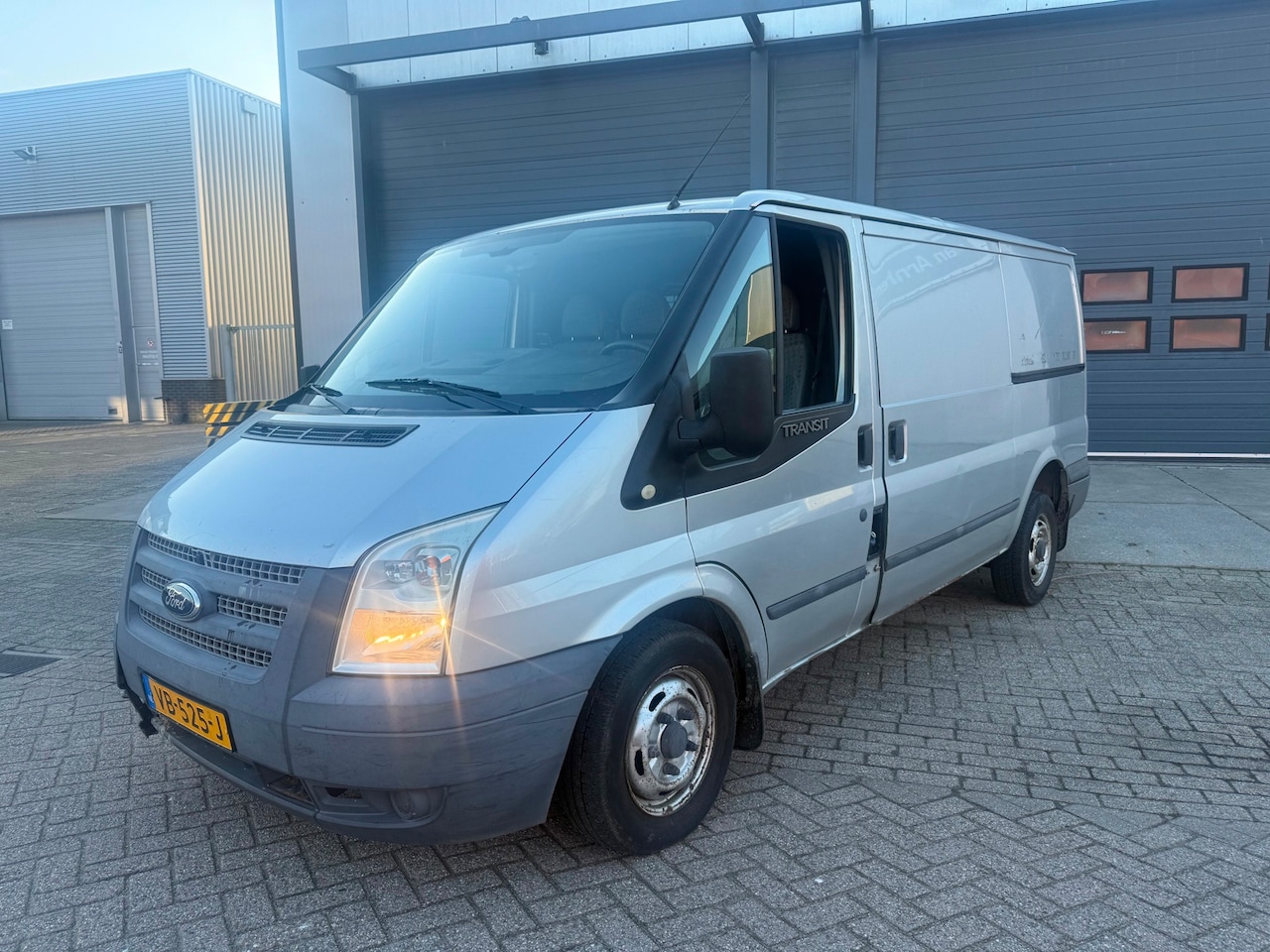 Ford Transit - 280M 2.2 TDCI Economy Edition 280M 2.2 TDCI Economy Edition - AutoWereld.nl