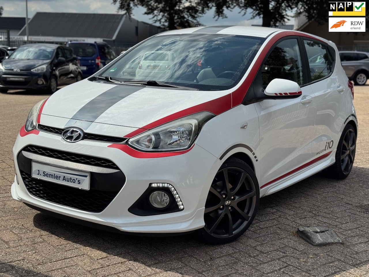 Hyundai i10 - 1.2i SPORT EDITION LED AIRCO STUUR/STOELVERW. 87PK - AutoWereld.nl