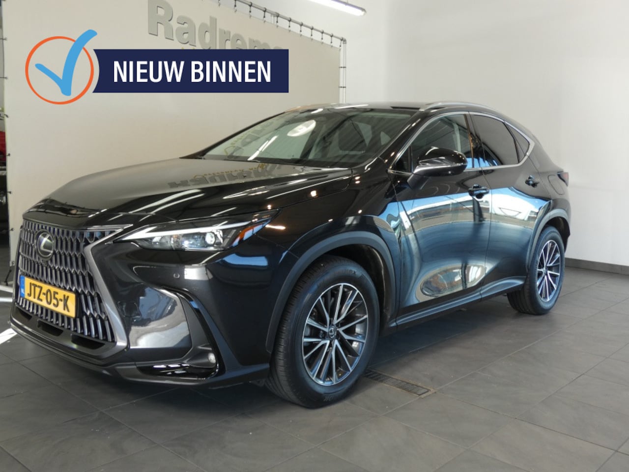 Lexus NX - 450h+ AWD Lux. Line - AutoWereld.nl