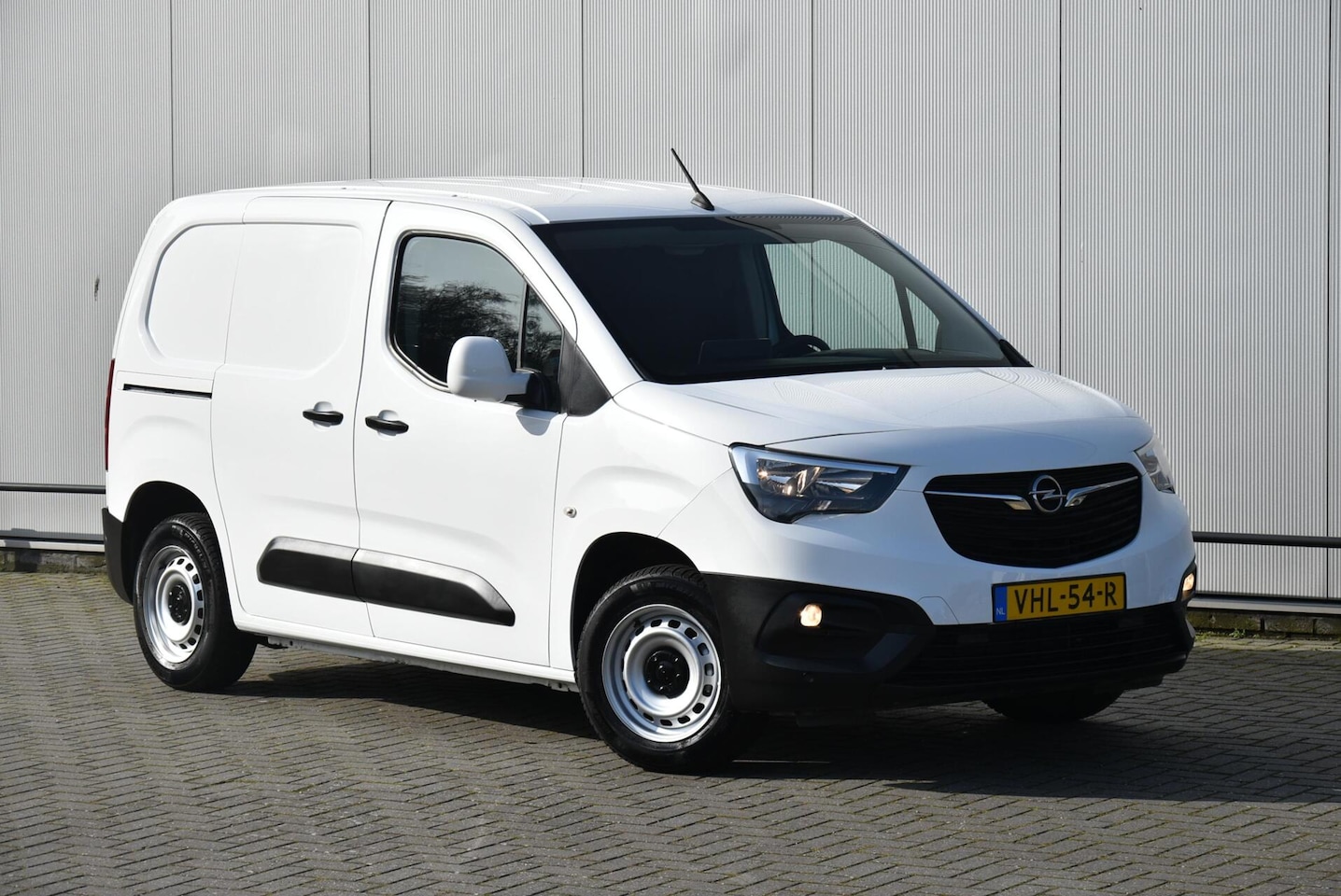 Opel Combo - 1.5D Airco Navi Camera Apple Trekhaak Sortimo NAP - AutoWereld.nl