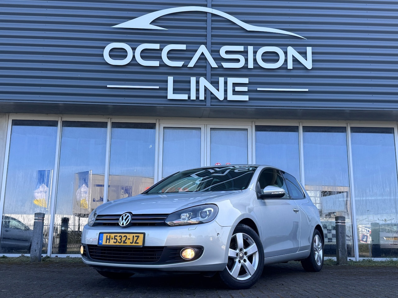 Volkswagen Golf - 1.4 TSI Highline | Camera | Carplay | Stoelvw | Trekhaak - AutoWereld.nl