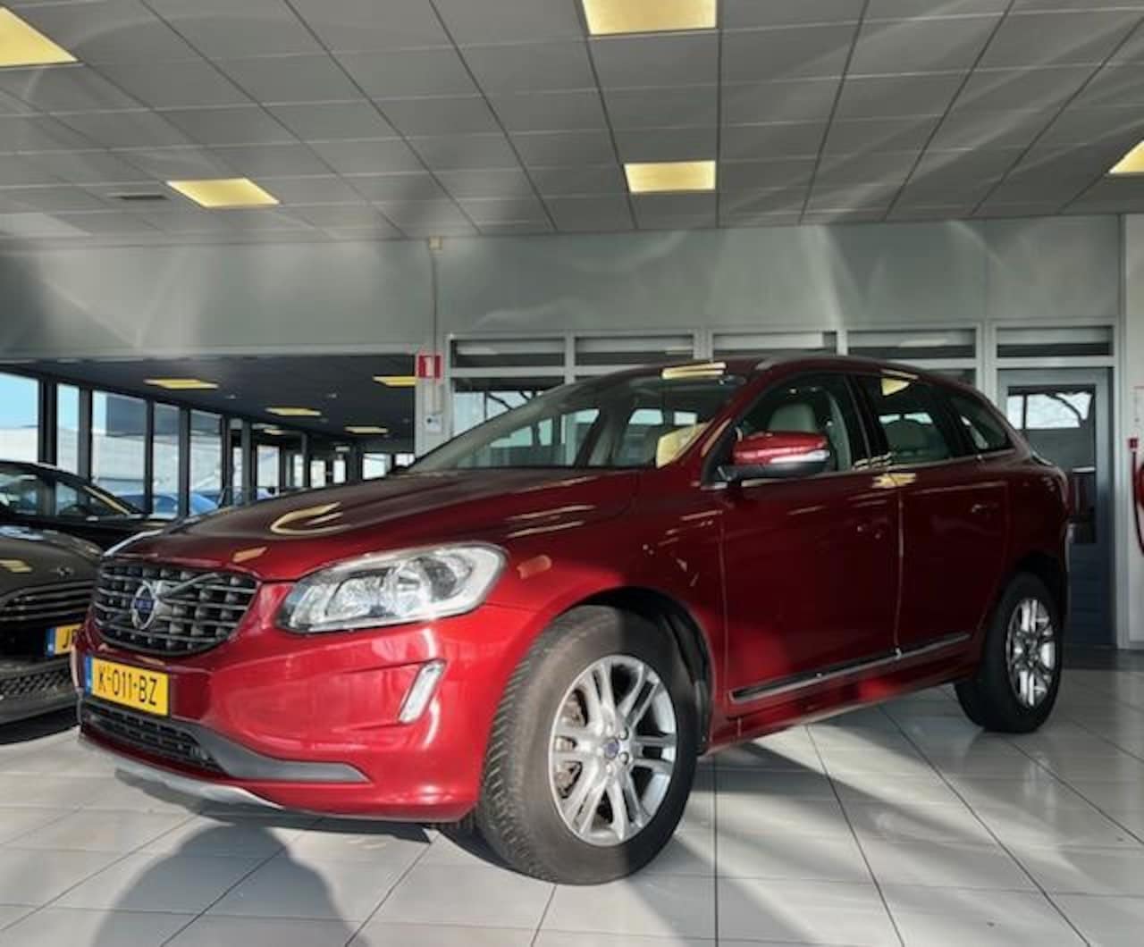 Volvo XC60 - 2.0 T5 FWD Ocean Race/Panoramadak/Trekhaak/Camera/Leder/Navi/Dealer onderhouden - AutoWereld.nl