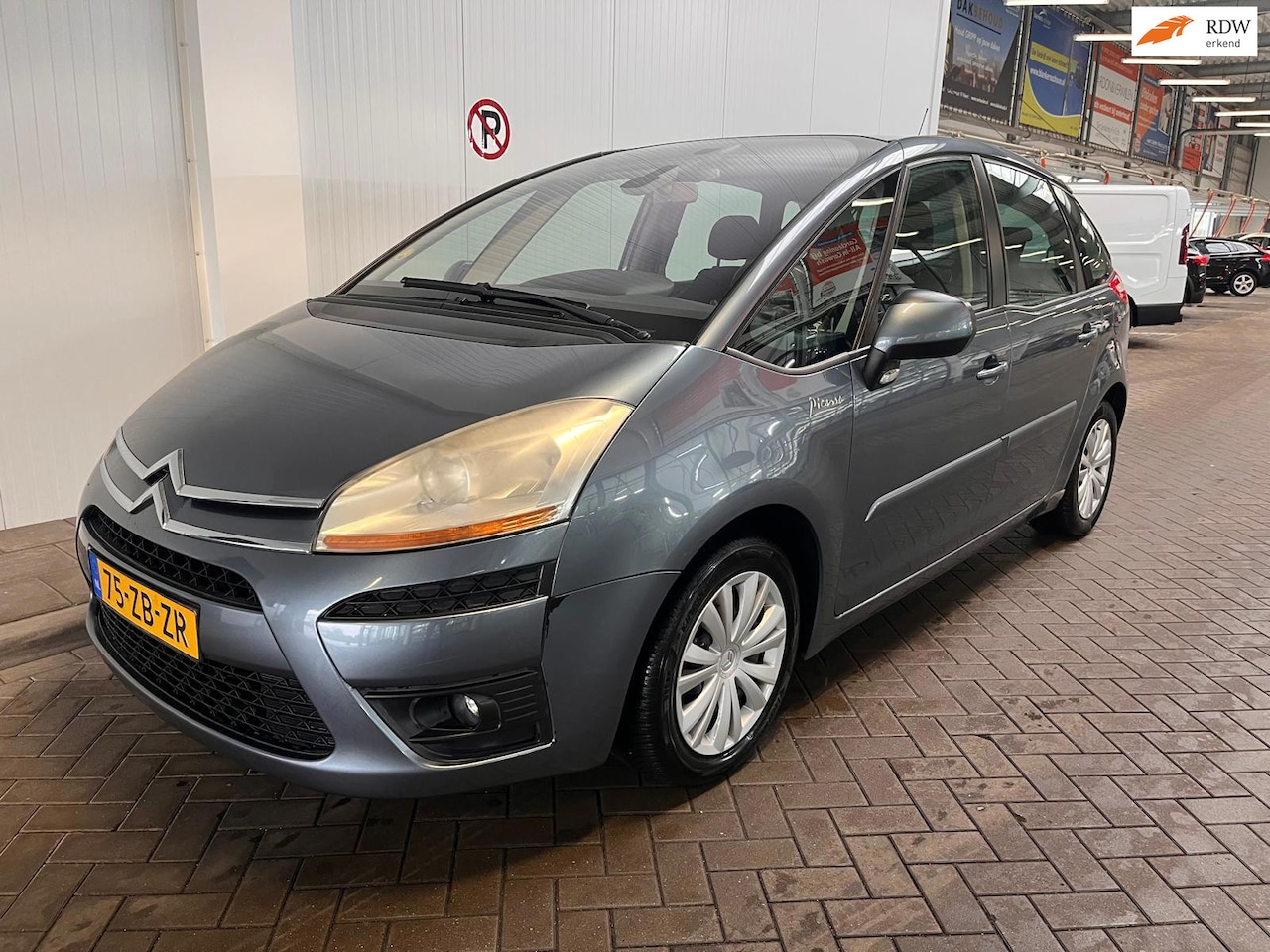 Citroën C4 Picasso - 1.8-16V Ambiance 5p. 1.8-16V Ambiance 5p. - AutoWereld.nl