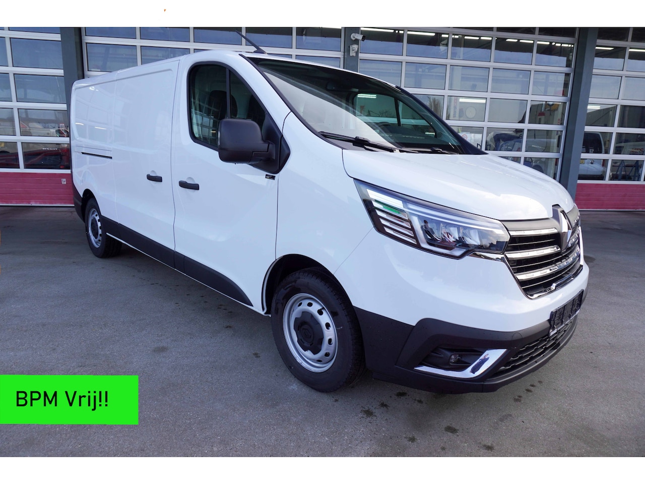 Renault Trafic - 2.0 dCi 150PK L2H1 nr. V801 | Airco | Cruise | Camera - AutoWereld.nl