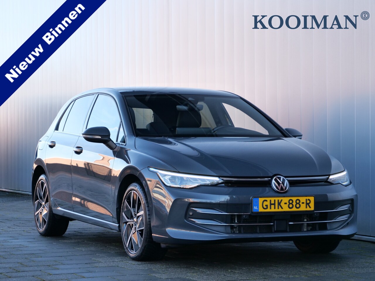 Volkswagen Golf - 1.5 eHybrid 50 Edition 204 Pk Automaat Navi / DAB / Apple Carplay / Camera / Keyless - AutoWereld.nl