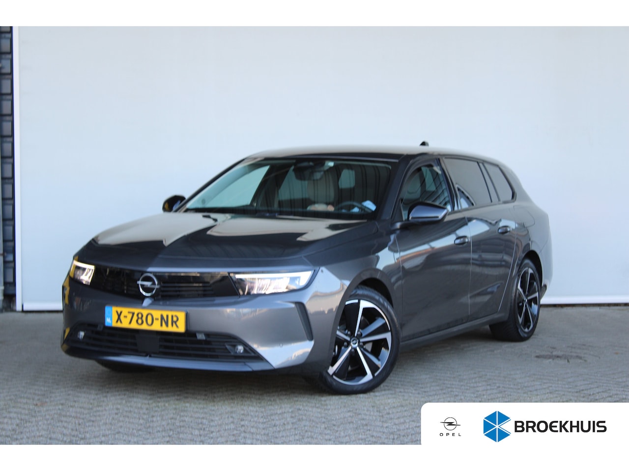 Opel Astra Sports Tourer - 1.6 Turbo Plug In Hybrid Edition | Plug-in Hybrid | Apple carplay & Android auto | Adaptie - AutoWereld.nl