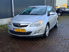 Opel Astra - 1.4 Turbo Color Edition
