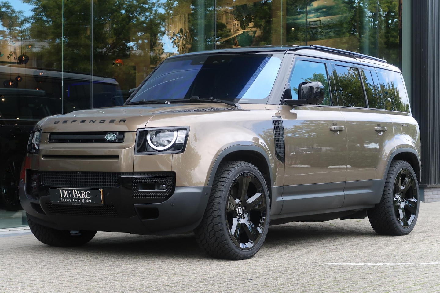 Land Rover Defender 110 - P 400 E Hybride X-Dynamic SE Leder Zwart - AutoWereld.nl