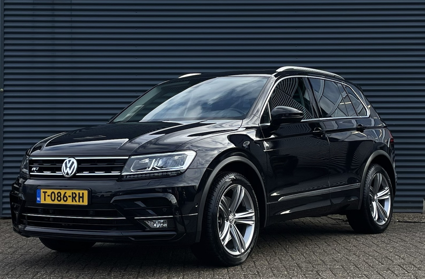 Volkswagen Tiguan - 2.0 TSI 190pk 4Motion R-Line 7-DSG - AutoWereld.nl