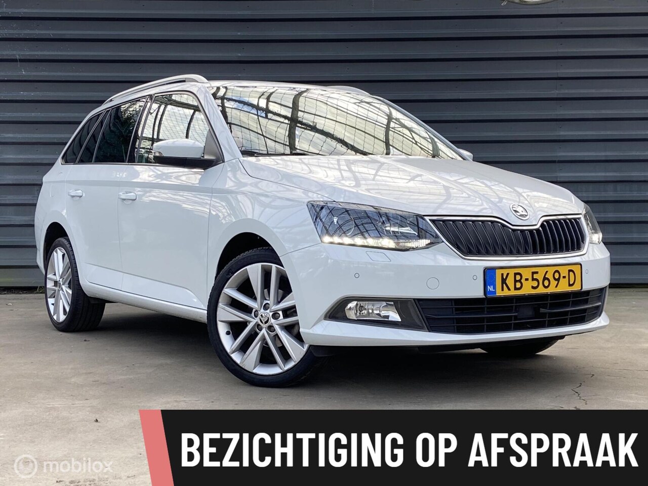 Skoda Fabia Combi - 1.2 TSI Style Business / CARPLAY / LAGE KM - AutoWereld.nl