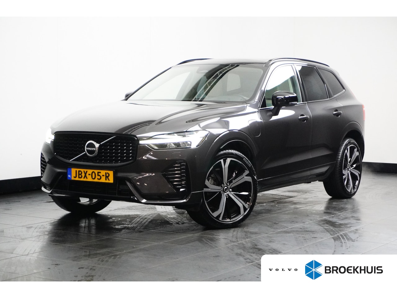 Volvo XC60 - T6 AWD Plus Dark | Leder | Panoramadak | Adaptive Cruise | Pilot Assist | BLIS | Trekhaak - AutoWereld.nl