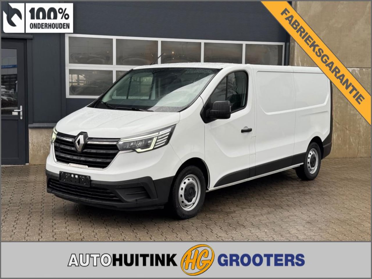 Renault Trafic - 2.0D 130 pk L2 H1  - camera - trekhaak - sensoren v/a/z - AutoWereld.nl