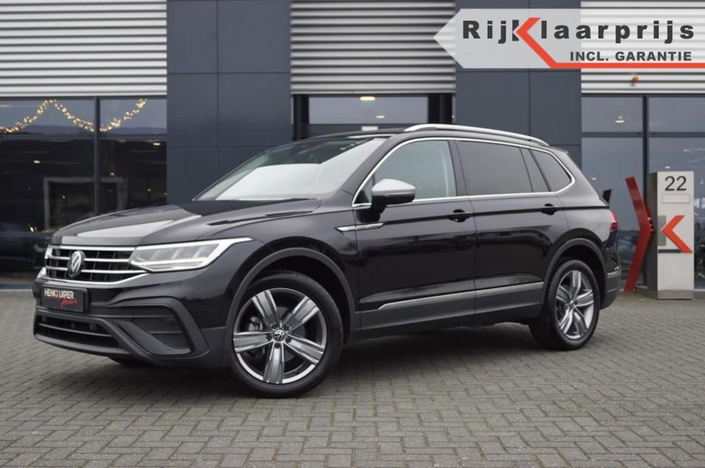 Volkswagen Tiguan Allspace - 1.5 TSI DSG/ 7 persoons /Panodak/ Camera /Trekhaak/ AppConnect /Ergocomfort stoelen/ACC/Na - AutoWereld.nl