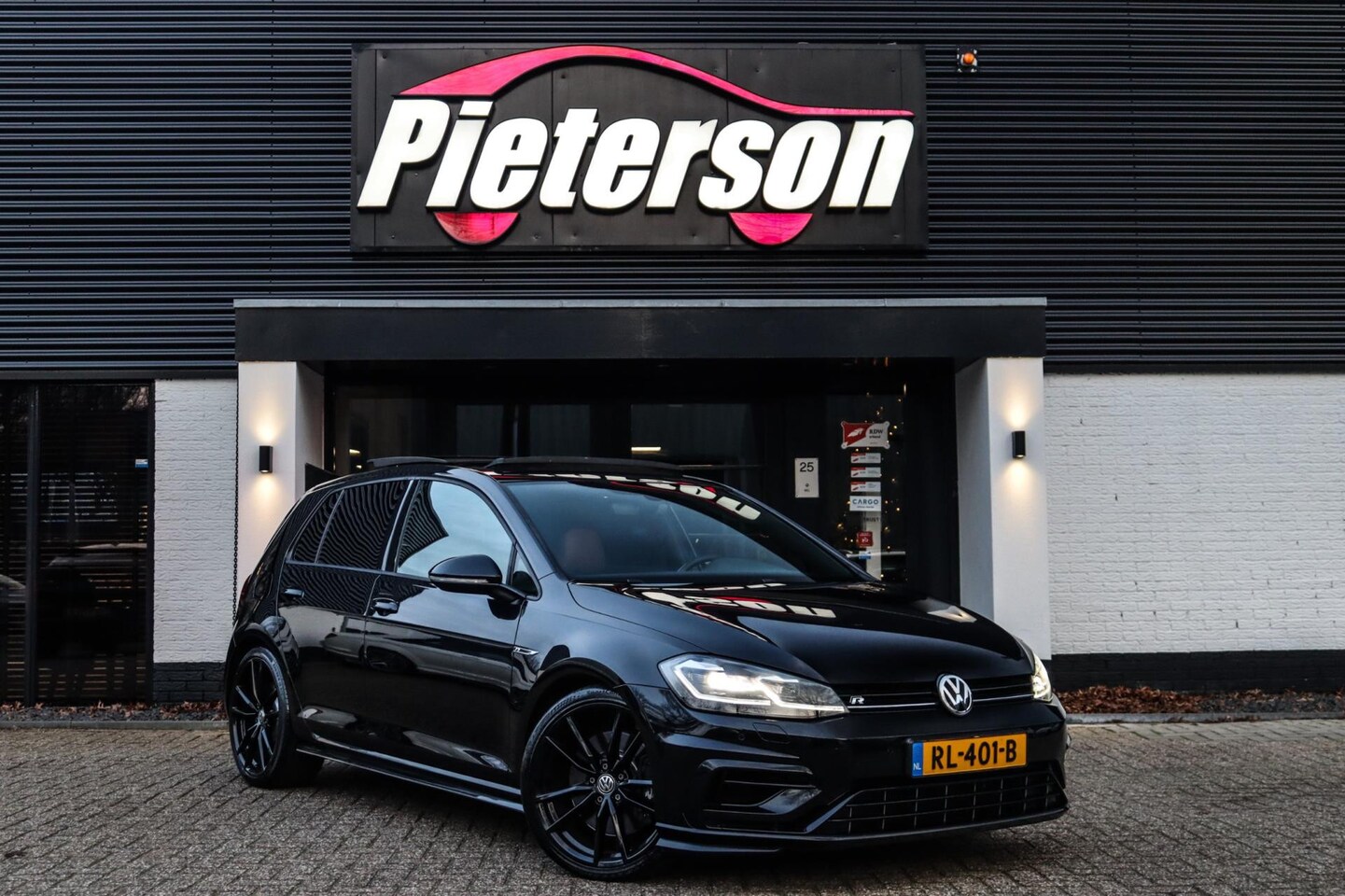 Volkswagen Golf - R 2.0 TSI 4Motion 7.5 NAP DEALER OH FACELIFT - AutoWereld.nl