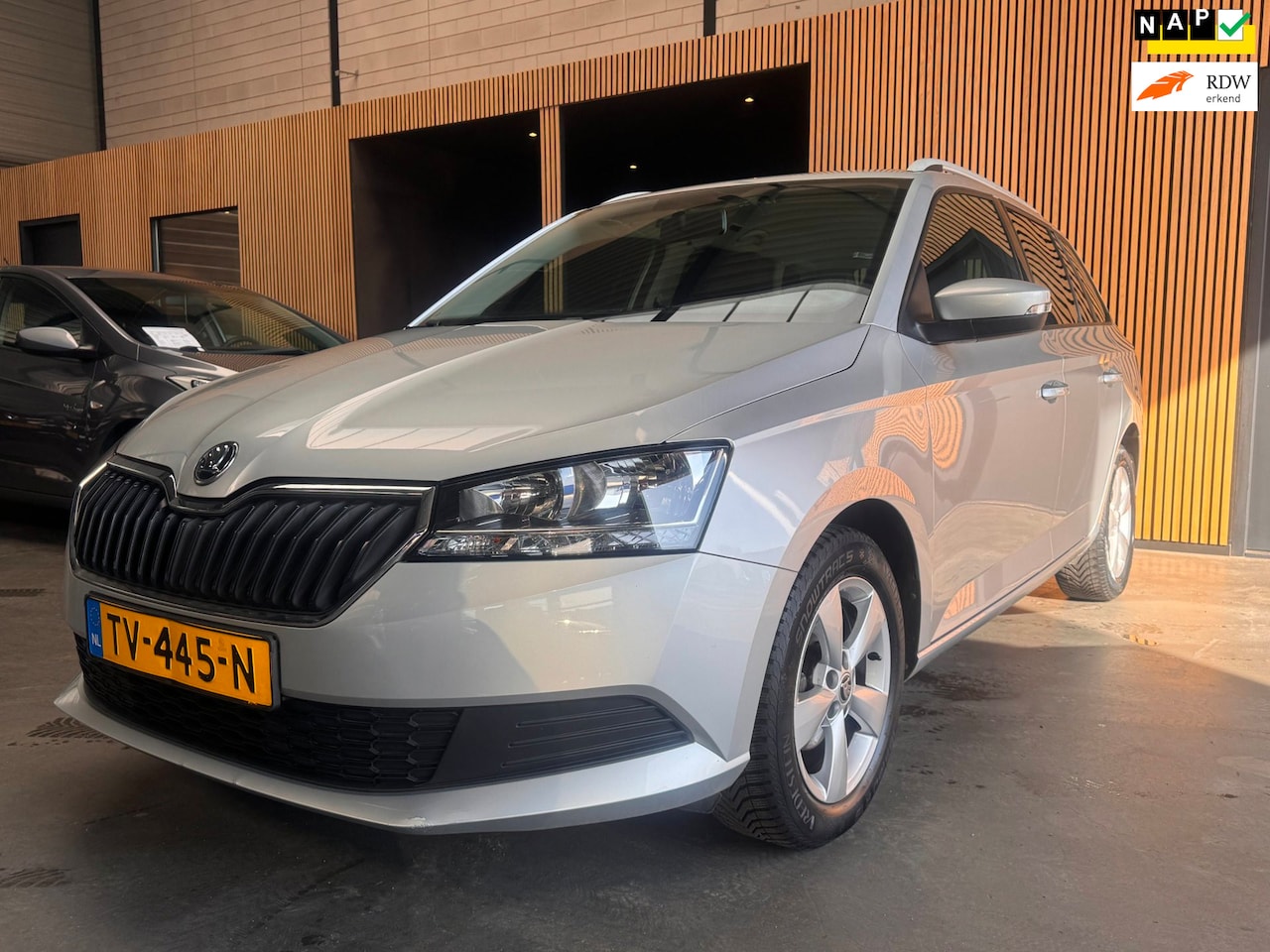 Skoda Fabia Combi - 1.0 Active Airco|Cruise|Bluetooth|NAP|APK - AutoWereld.nl