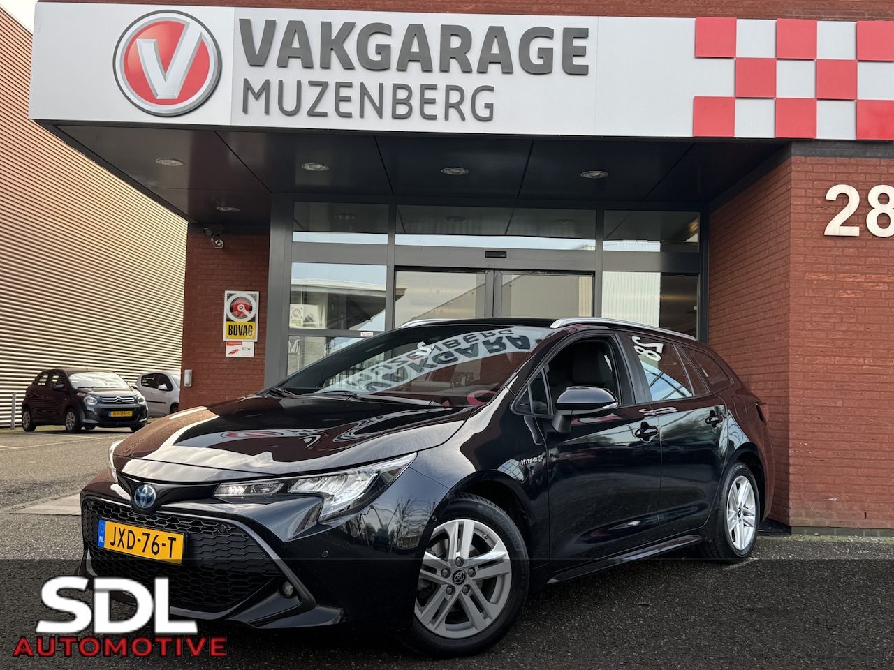 Toyota Corolla Touring Sports - 1.8 Hybrid Dynamic // FULL LED // NAVI // CAMERA // KEYLESS // ADAPTIVE CRUISE // PDC V+A - AutoWereld.nl